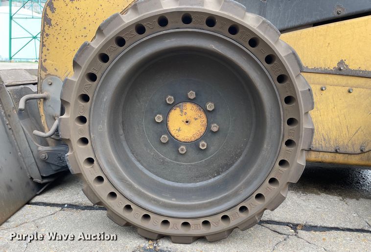 image for item IK9548 2012 Caterpillar 262C  skid steer loader