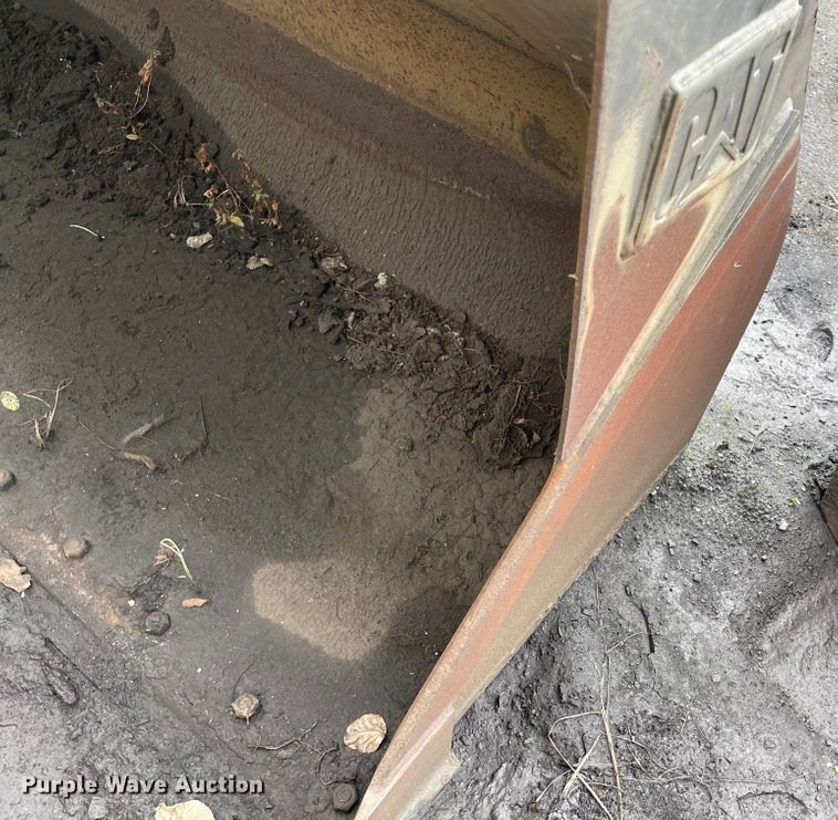 image for item IK9548 2012 Caterpillar 262C  skid steer loader