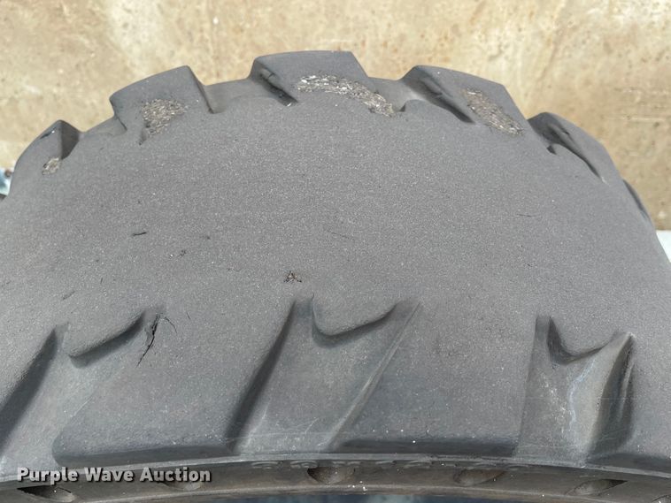 image for item IK9548 2012 Caterpillar 262C  skid steer loader