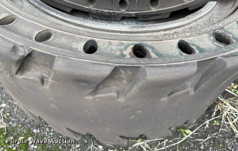 image for item IK9548 2012 Caterpillar 262C  skid steer loader