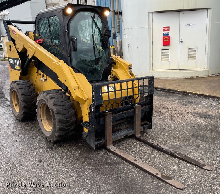 image for item IK9594 2015 Caterpillar 272D2  skid steer loader
