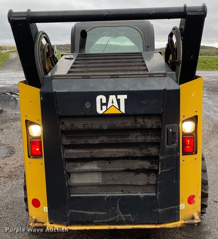 image for item IK9594 2015 Caterpillar 272D2  skid steer loader