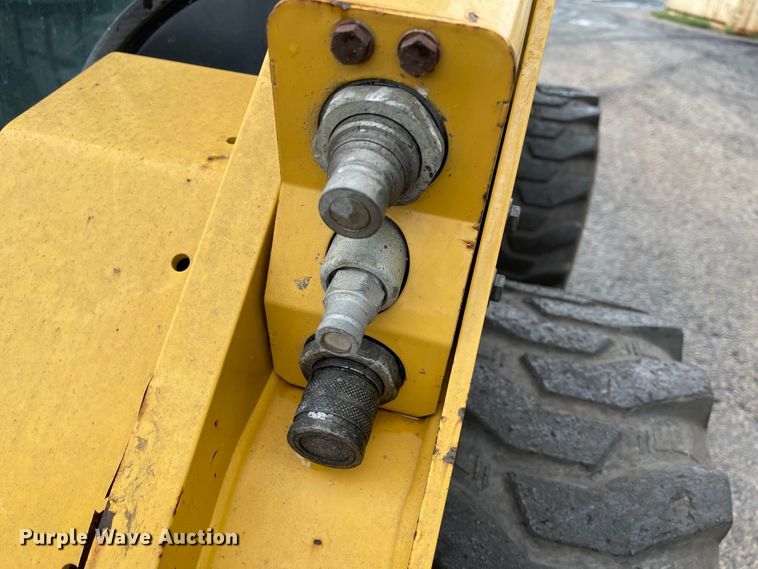 image for item IK9594 2015 Caterpillar 272D2  skid steer loader