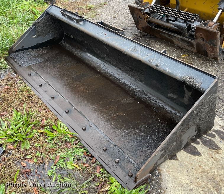 image for item IK9594 2015 Caterpillar 272D2  skid steer loader
