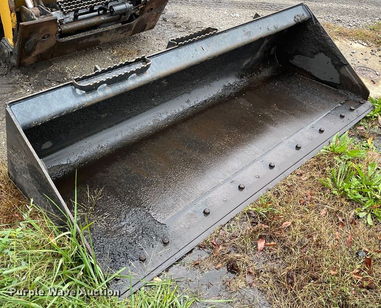 image for item IK9594 2015 Caterpillar 272D2  skid steer loader