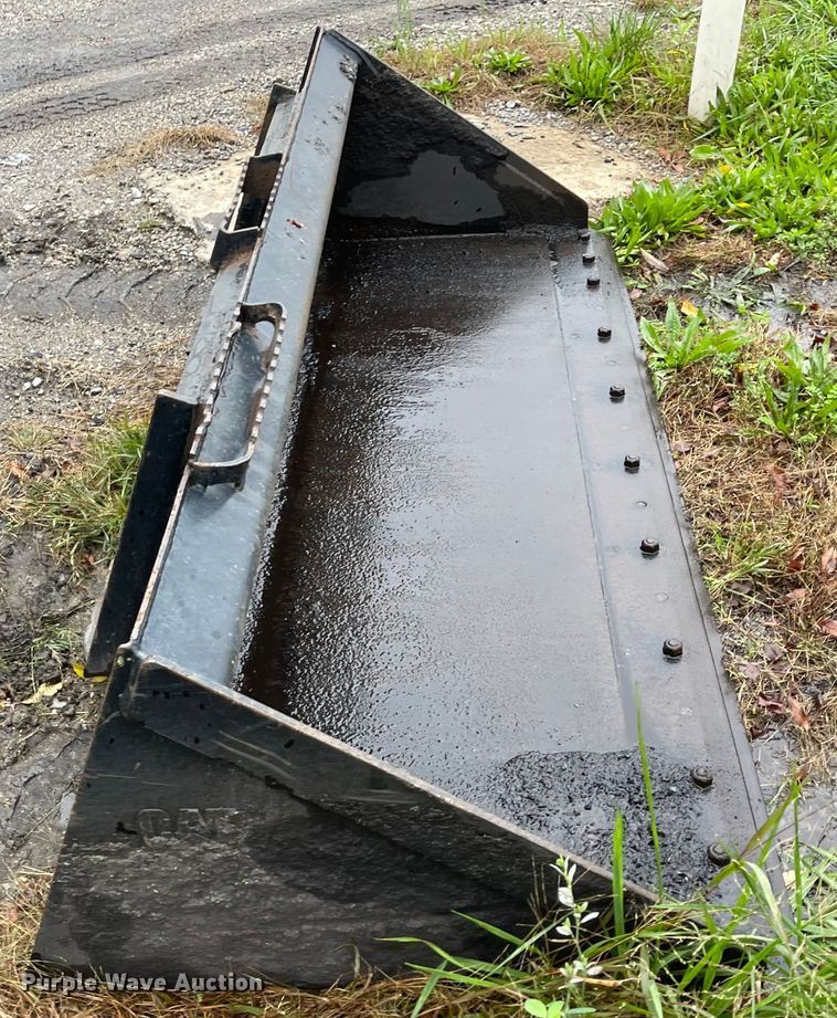 image for item IK9594 2015 Caterpillar 272D2  skid steer loader