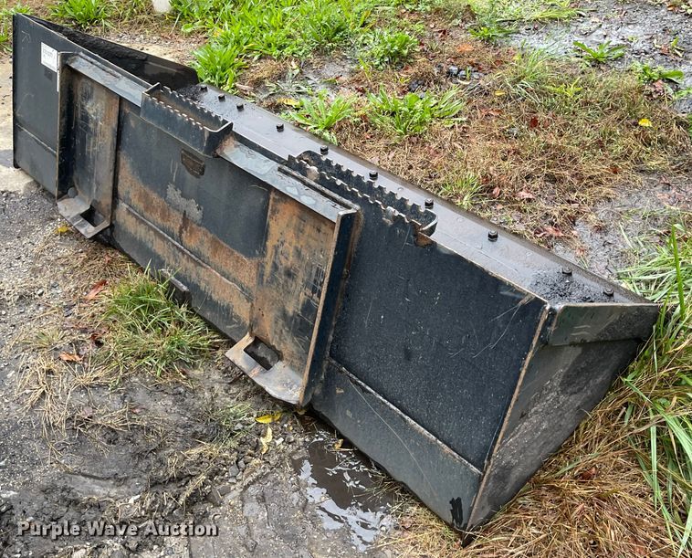 image for item IK9594 2015 Caterpillar 272D2  skid steer loader