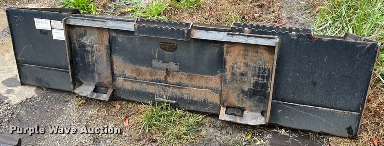 image for item IK9594 2015 Caterpillar 272D2  skid steer loader