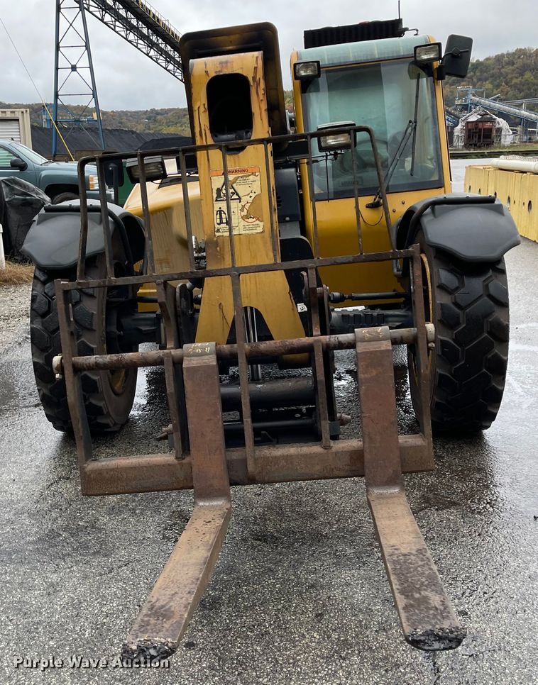 image for item IK9596 2012 Caterpillar TL642  telehandler