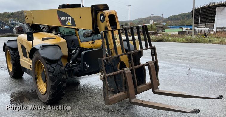 image for item IK9596 2012 Caterpillar TL642  telehandler