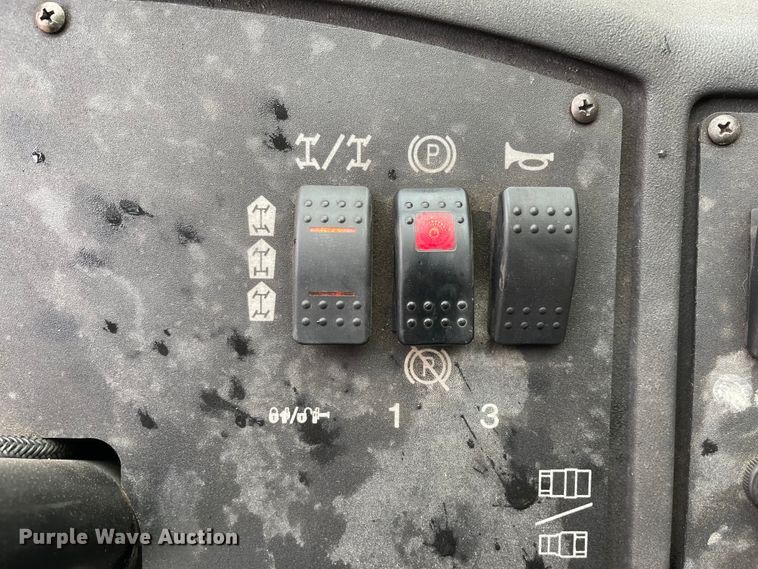 image for item IK9596 2012 Caterpillar TL642  telehandler