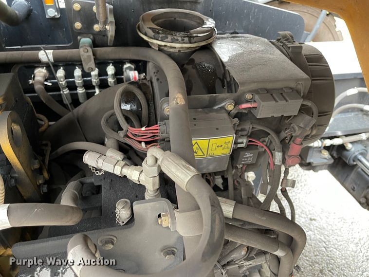 image for item IK9596 2012 Caterpillar TL642  telehandler