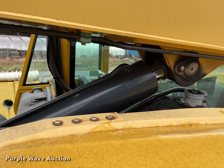 image for item IK9596 2012 Caterpillar TL642  telehandler