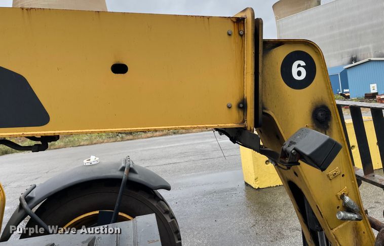 image for item IK9596 2012 Caterpillar TL642  telehandler