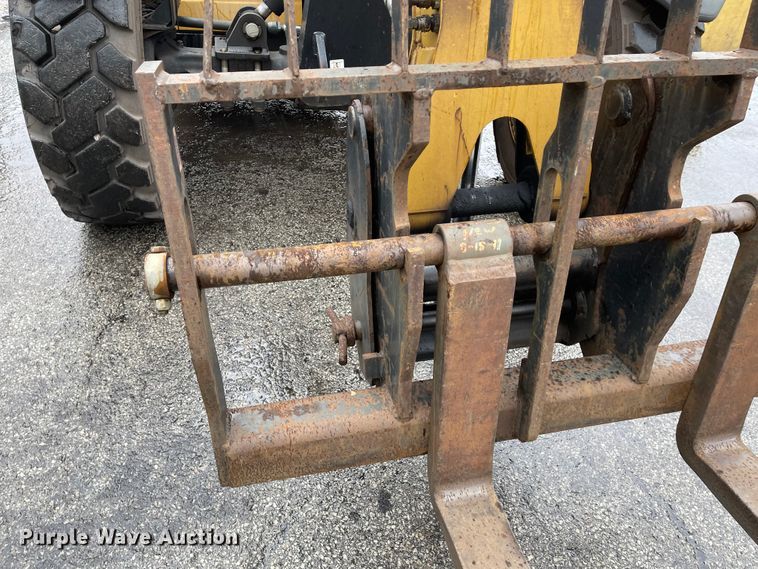 image for item IK9596 2012 Caterpillar TL642  telehandler