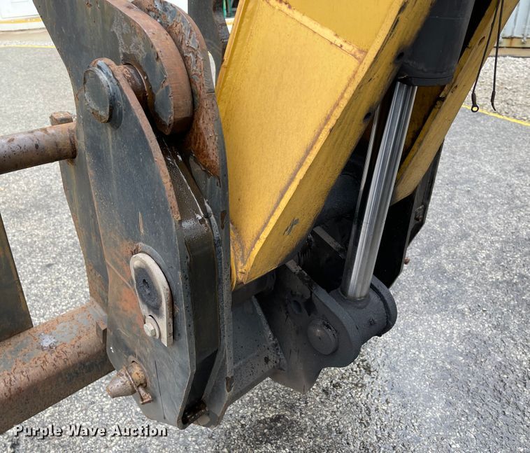 image for item IK9596 2012 Caterpillar TL642  telehandler