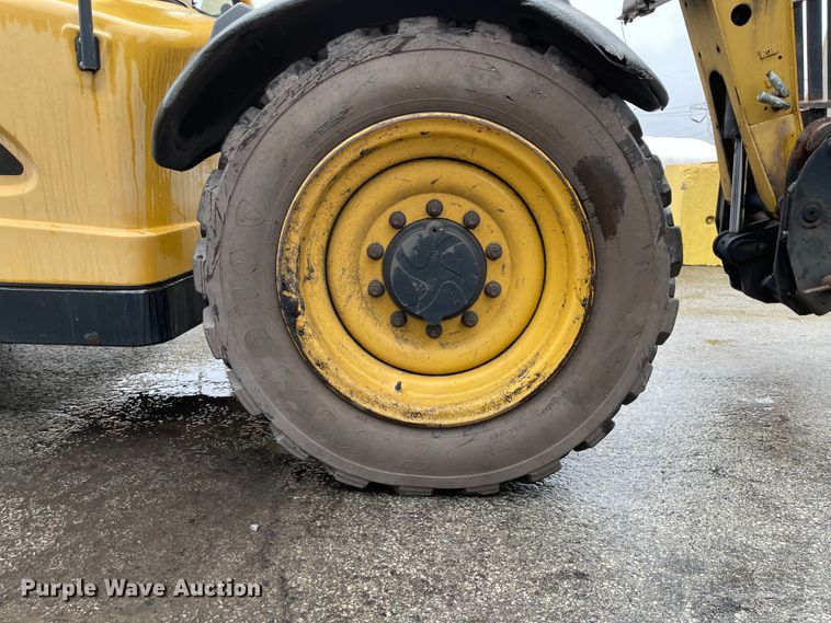 image for item IK9596 2012 Caterpillar TL642  telehandler