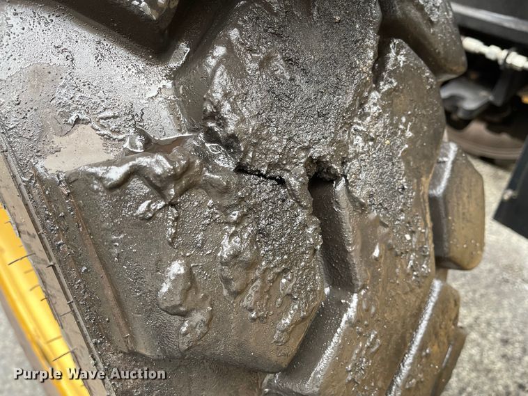 image for item IK9596 2012 Caterpillar TL642  telehandler