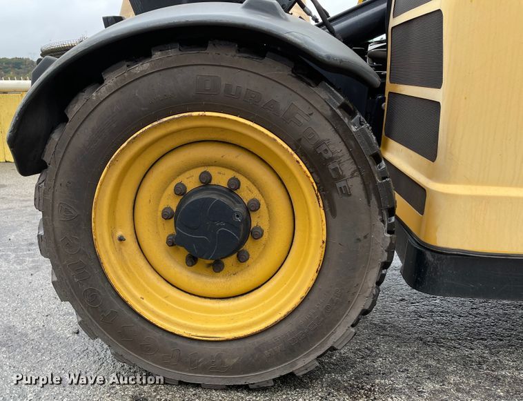 image for item IK9596 2012 Caterpillar TL642  telehandler