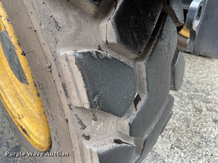 image for item IK9596 2012 Caterpillar TL642  telehandler