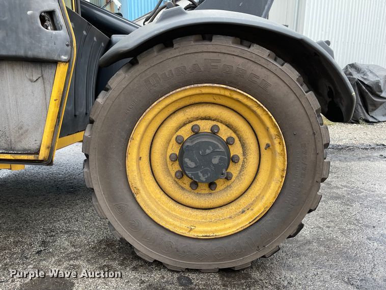 image for item IK9596 2012 Caterpillar TL642  telehandler