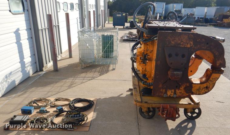 image for item IM9513 2004 Movax SSP100  pile driver