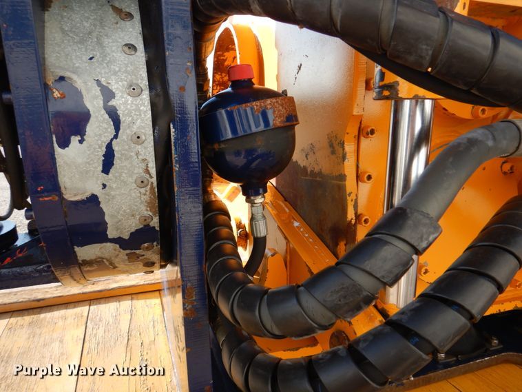 image for item IM9513 2004 Movax SSP100  pile driver