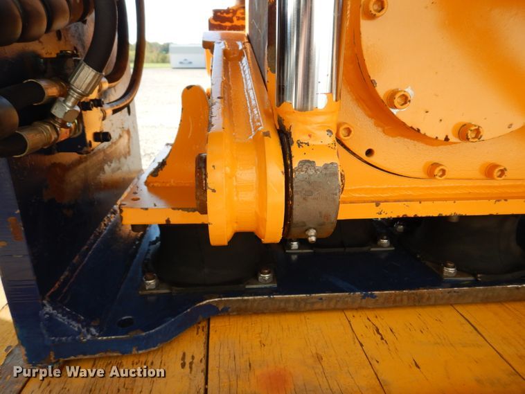 image for item IM9513 2004 Movax SSP100  pile driver