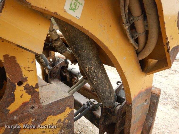 image for item IM9519 2014 Caterpillar 289D  tracked skid steer loader