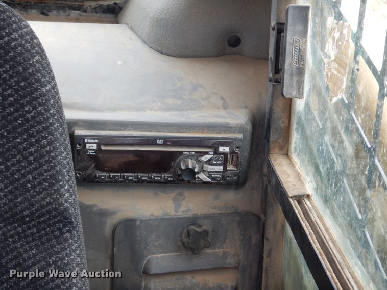 image for item IM9519 2014 Caterpillar 289D  tracked skid steer loader