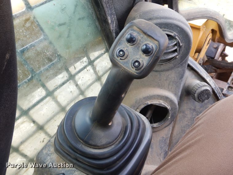 image for item IM9519 2014 Caterpillar 289D  tracked skid steer loader