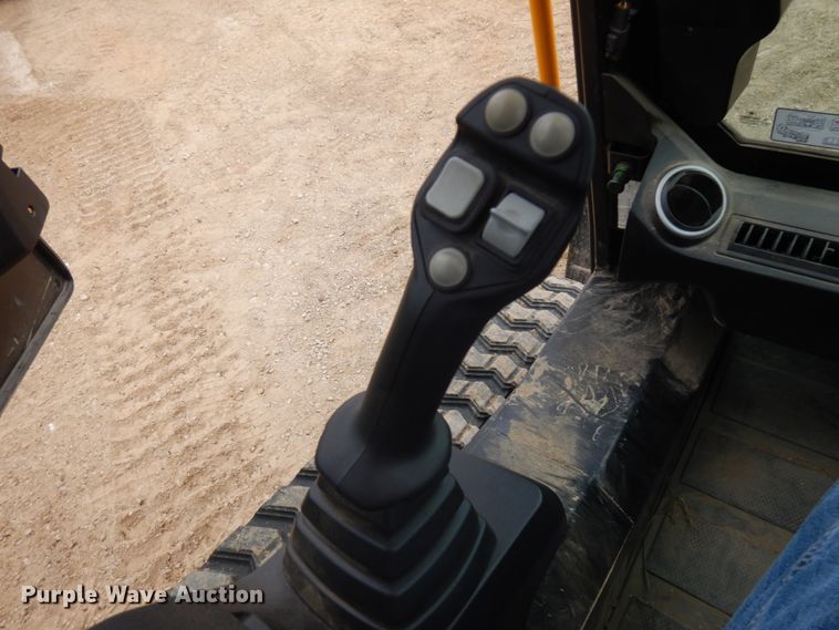 image for item JQ9399 2019 JCB 270T  tracked skid steer loader