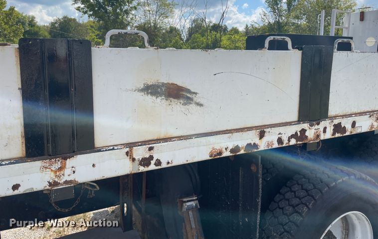 image for item JQ9408 2013 Freightliner 114SD  crane truck