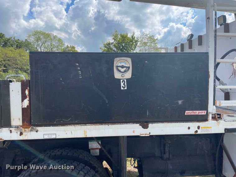 image for item JQ9408 2013 Freightliner 114SD  crane truck