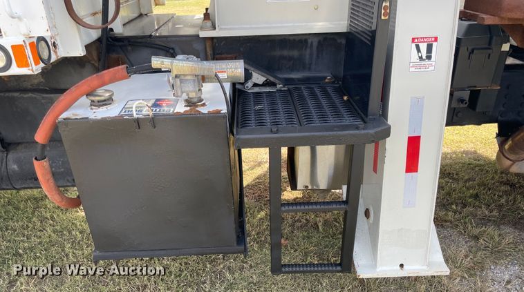 image for item JQ9408 2013 Freightliner 114SD  crane truck