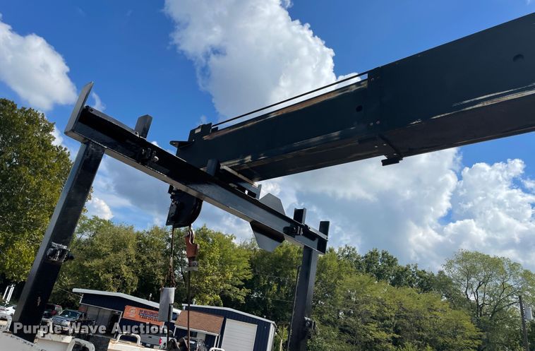 image for item JQ9408 2013 Freightliner 114SD  crane truck