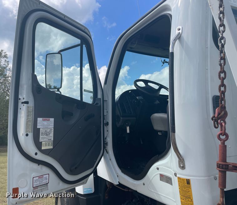 image for item JQ9408 2013 Freightliner 114SD  crane truck