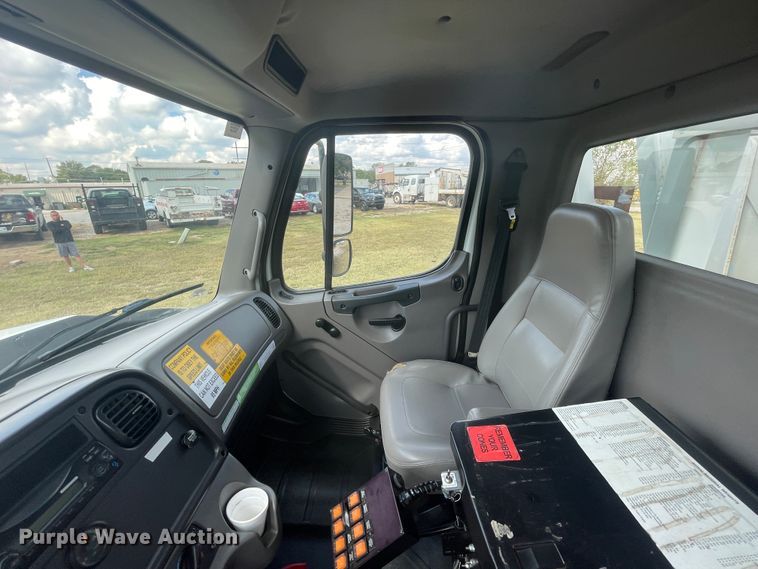 image for item JQ9408 2013 Freightliner 114SD  crane truck