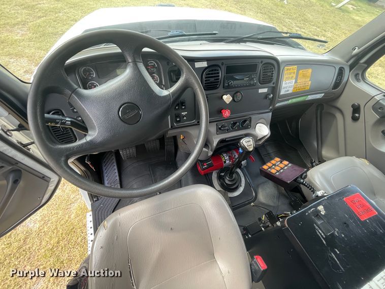 image for item JQ9408 2013 Freightliner 114SD  crane truck