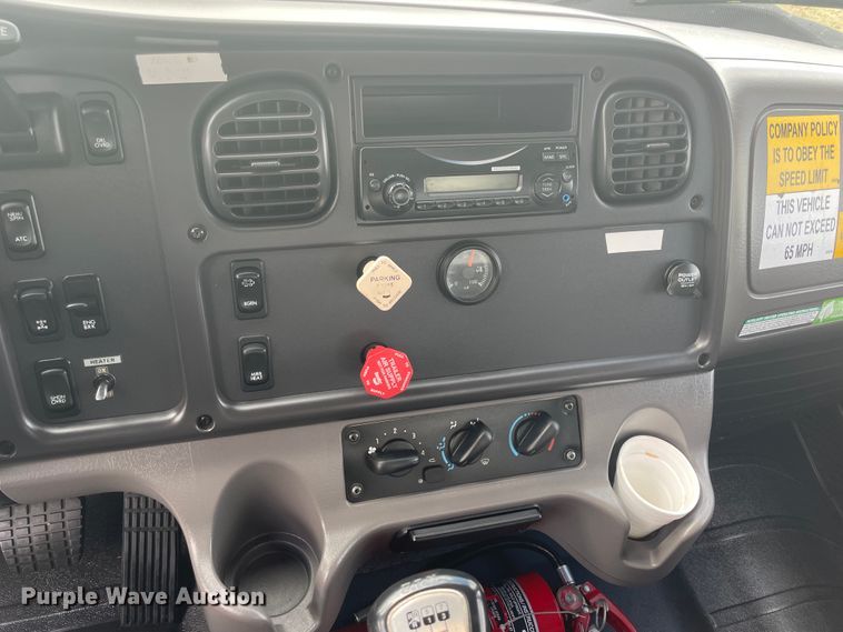 image for item JQ9408 2013 Freightliner 114SD  crane truck