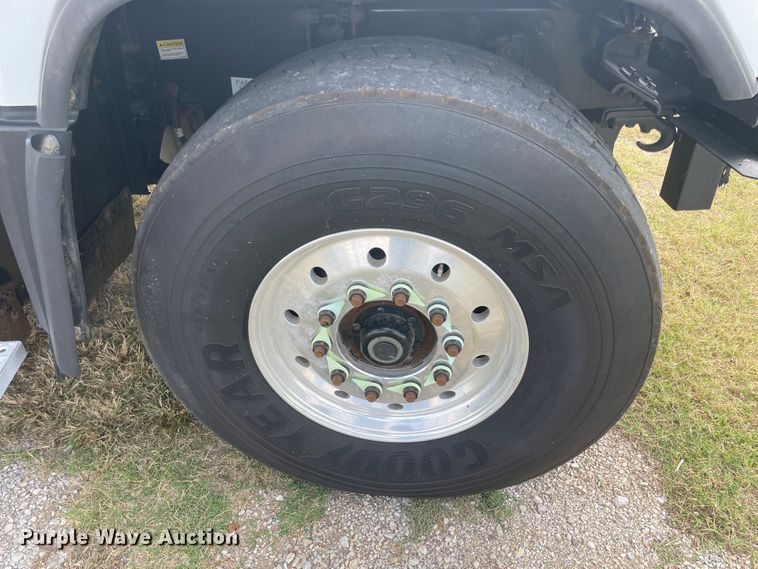 image for item JQ9408 2013 Freightliner 114SD  crane truck