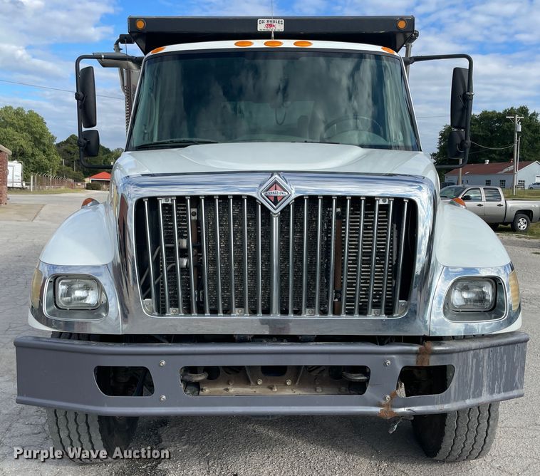 image for item JQ9409 2007 International 7400  dump truck