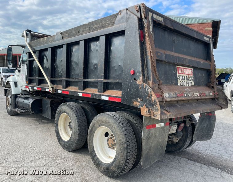image for item JQ9409 2007 International 7400  dump truck
