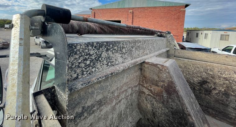 image for item JQ9409 2007 International 7400  dump truck