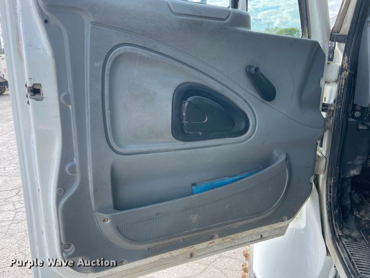 image for item JQ9409 2007 International 7400  dump truck