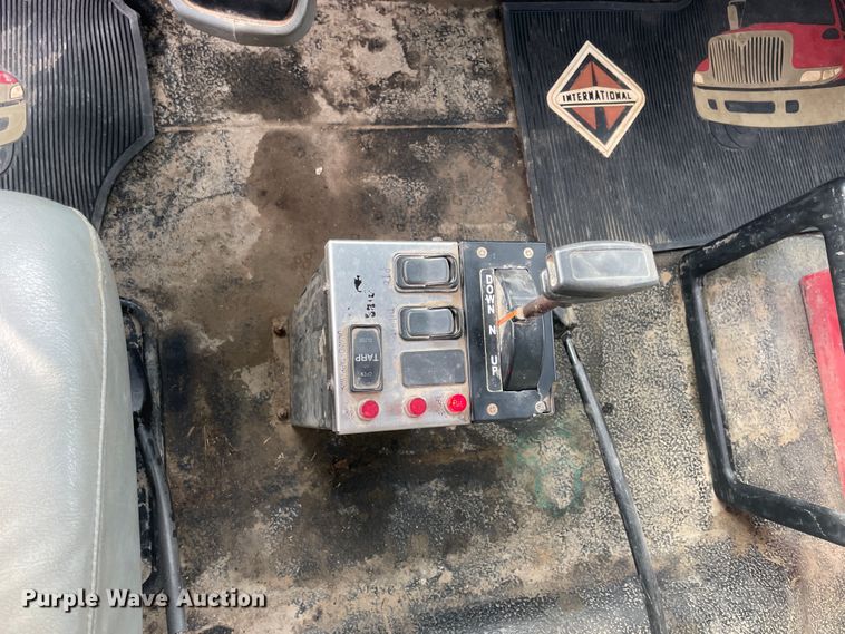 image for item JQ9409 2007 International 7400  dump truck