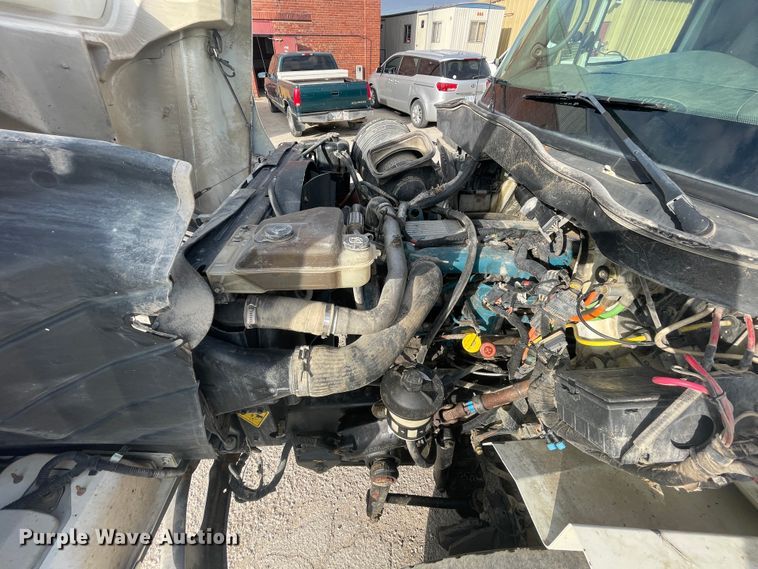 image for item JQ9409 2007 International 7400  dump truck