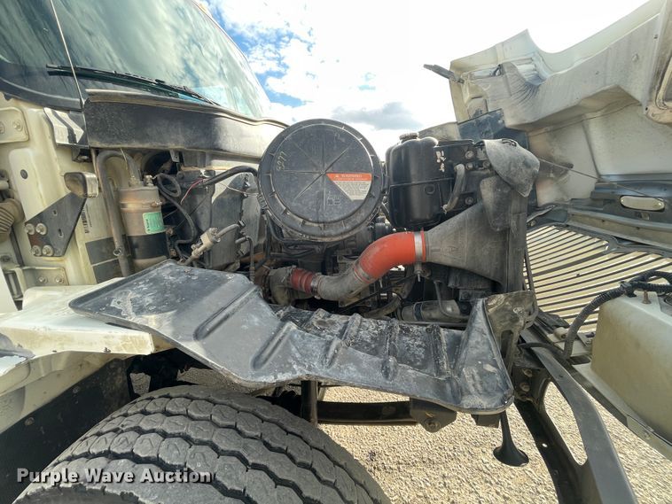 image for item JQ9409 2007 International 7400  dump truck