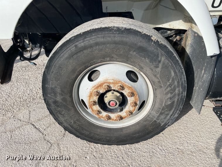 image for item JQ9409 2007 International 7400  dump truck