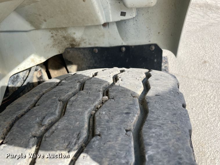 image for item JQ9409 2007 International 7400  dump truck